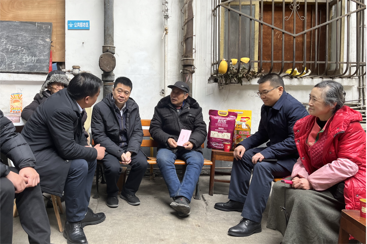 省尊龙集团领导班子成员走访慰问生活困难党员、老党员、老干部